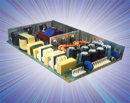 アクティブＰＦＣ（0.98mm）付高い信頼の200Ｗオープンフレームスイッチモード電源製品４出力